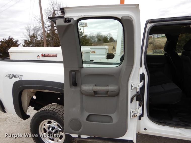 image for item DE6056 2010 Chevrolet Silverado 2500HD Ext. Cab pickup truck