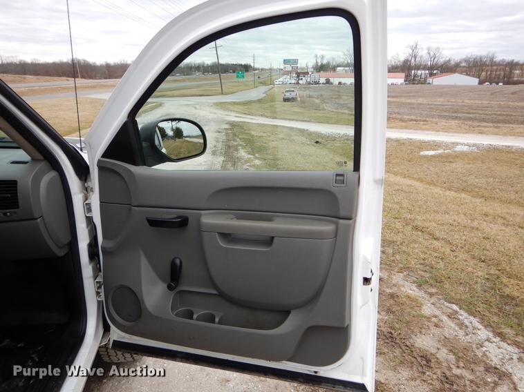 image for item DE6056 2010 Chevrolet Silverado 2500HD Ext. Cab pickup truck