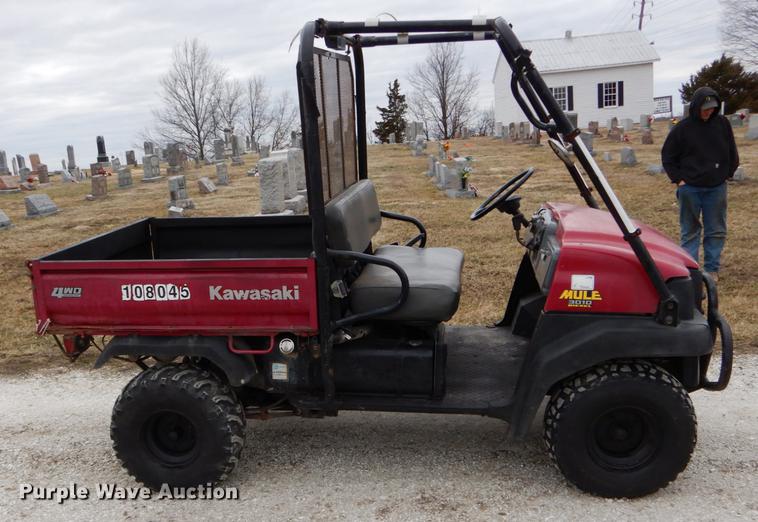 image for item DE6057 2004 Kawasaki Mule 3010 utility vehicle