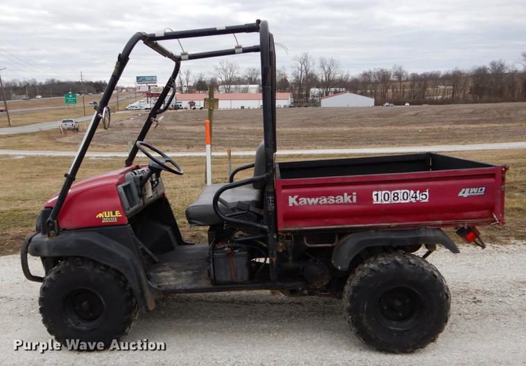 image for item DE6057 2004 Kawasaki Mule 3010 utility vehicle