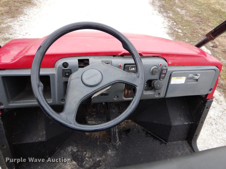 image for item DE6057 2004 Kawasaki Mule 3010 utility vehicle