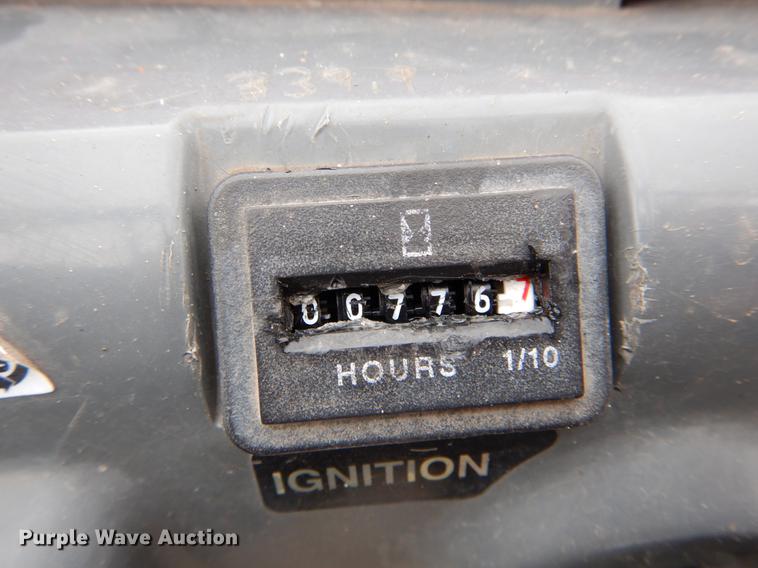 image for item DE6057 2004 Kawasaki Mule 3010 utility vehicle