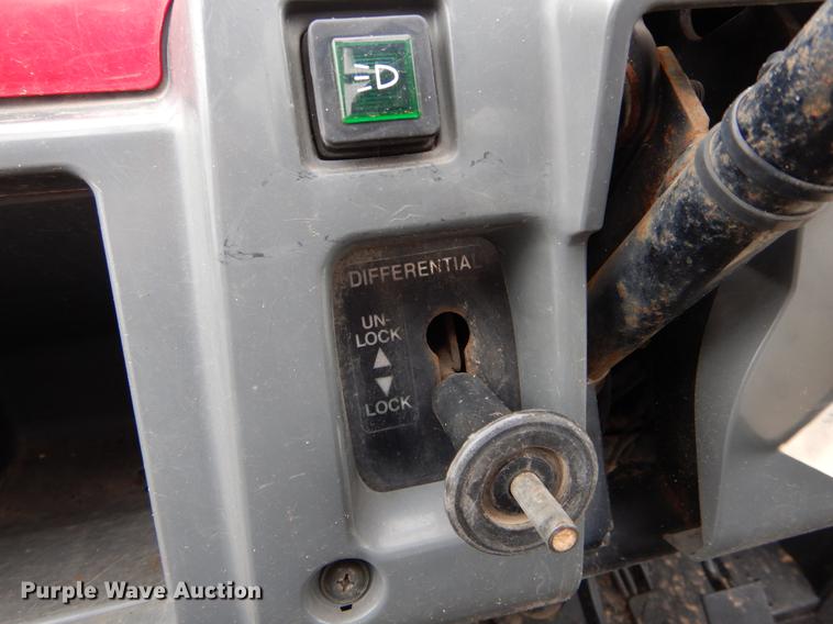 image for item DE6057 2004 Kawasaki Mule 3010 utility vehicle