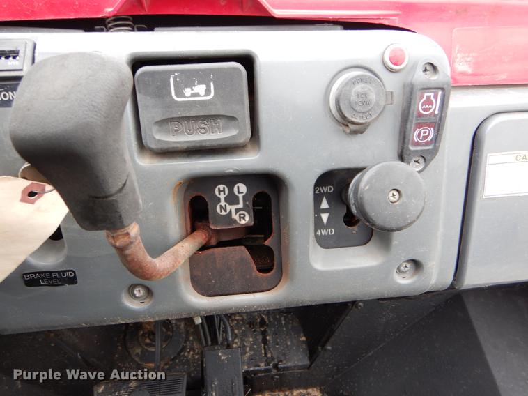 image for item DE6057 2004 Kawasaki Mule 3010 utility vehicle