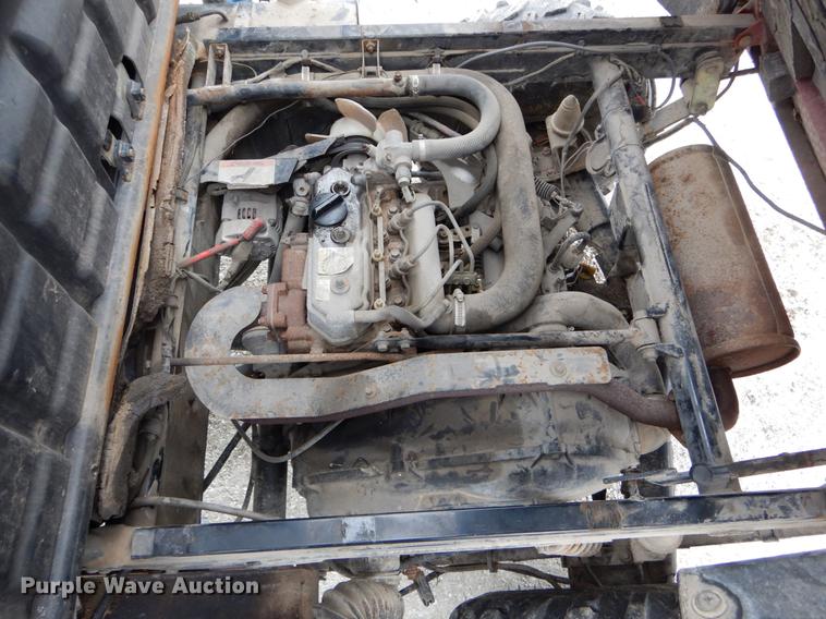 image for item DE6057 2004 Kawasaki Mule 3010 utility vehicle