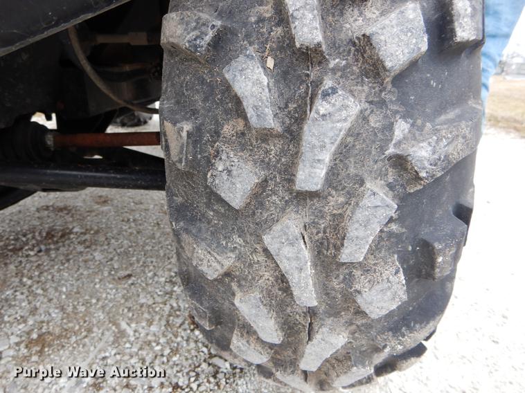 image for item DE6057 2004 Kawasaki Mule 3010 utility vehicle