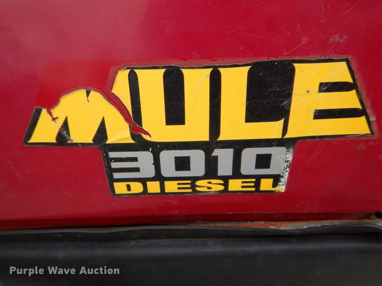 image for item DE6057 2004 Kawasaki Mule 3010 utility vehicle