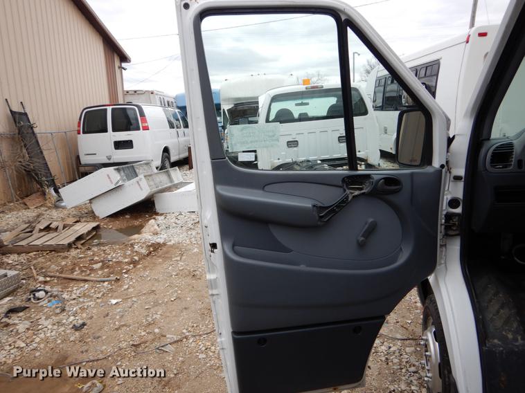 image for item DE6058 2006 Dodge Sprinter 3500 van
