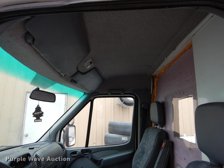 image for item DE6058 2006 Dodge Sprinter 3500 van