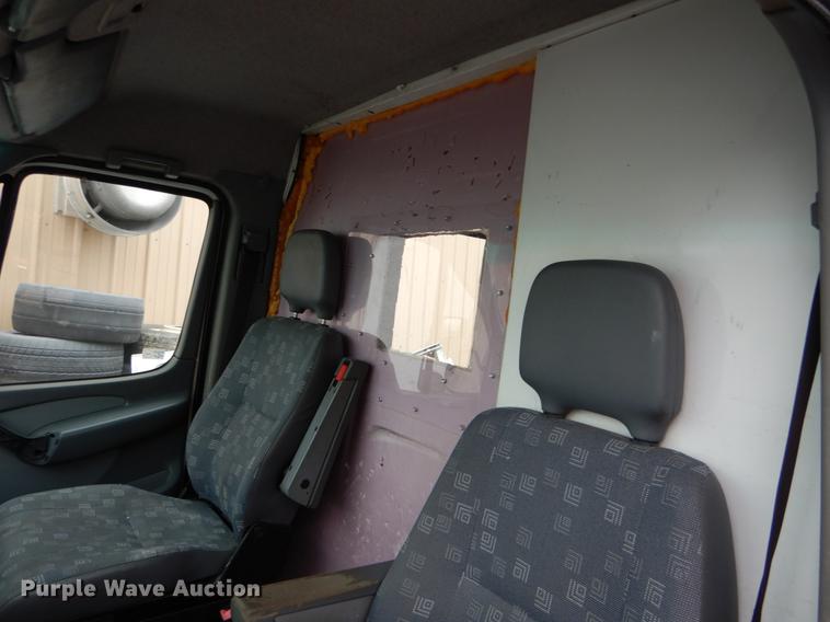 image for item DE6058 2006 Dodge Sprinter 3500 van