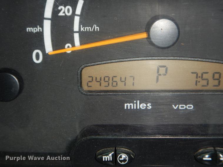 image for item DE6058 2006 Dodge Sprinter 3500 van