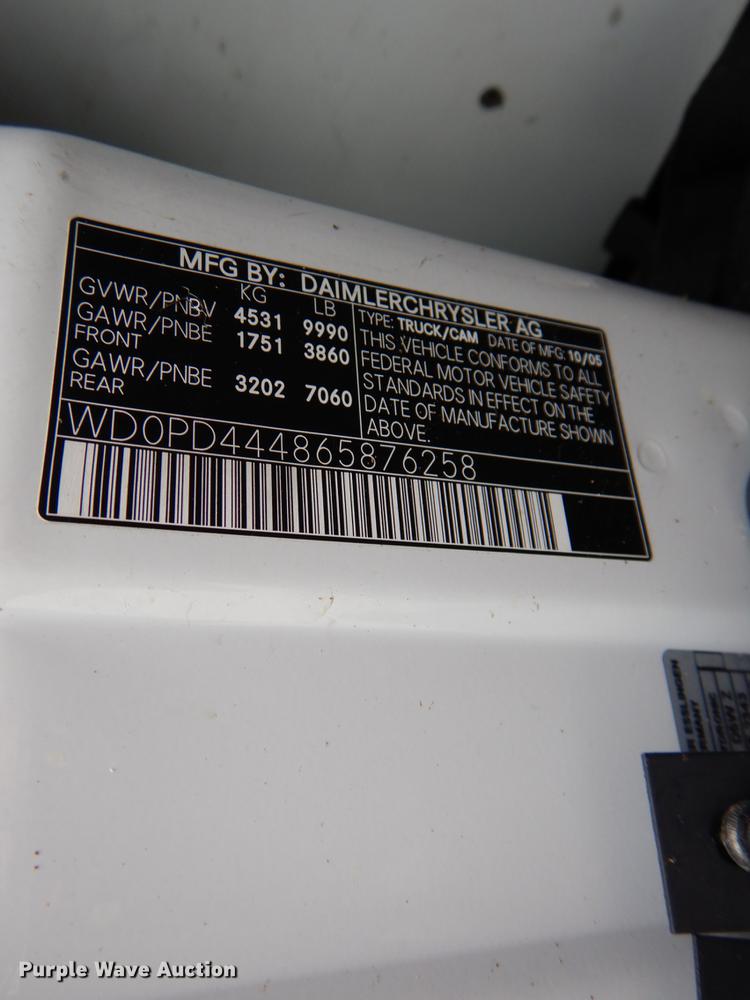 image for item DE6058 2006 Dodge Sprinter 3500 van