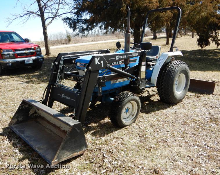 image for item DE6061 1990 Ford 1520 MFWD tractor