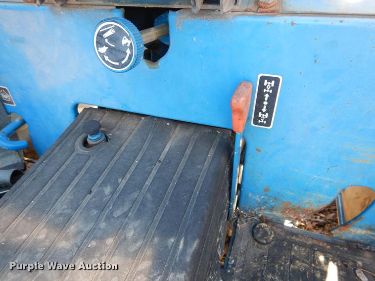 image for item DE6061 1990 Ford 1520 MFWD tractor
