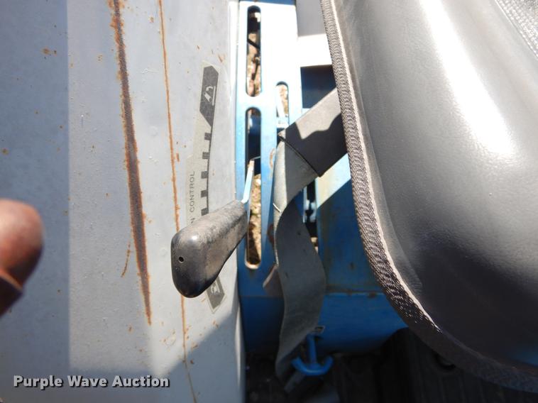 image for item DE6061 1990 Ford 1520 MFWD tractor