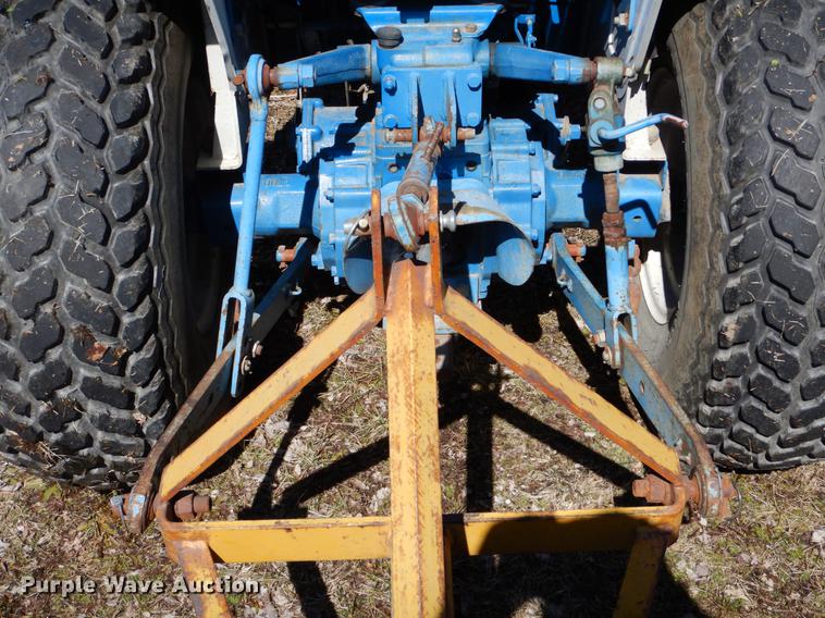 image for item DE6061 1990 Ford 1520 MFWD tractor