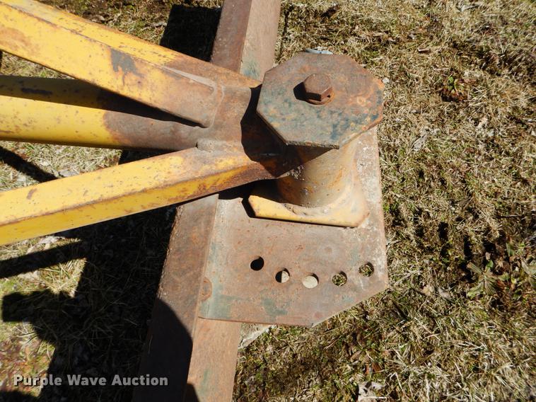 image for item DE6061 1990 Ford 1520 MFWD tractor