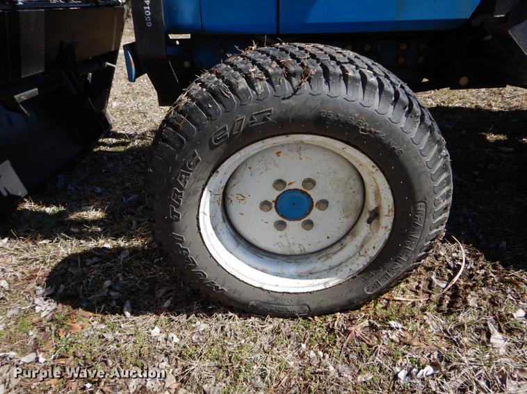 image for item DE6061 1990 Ford 1520 MFWD tractor