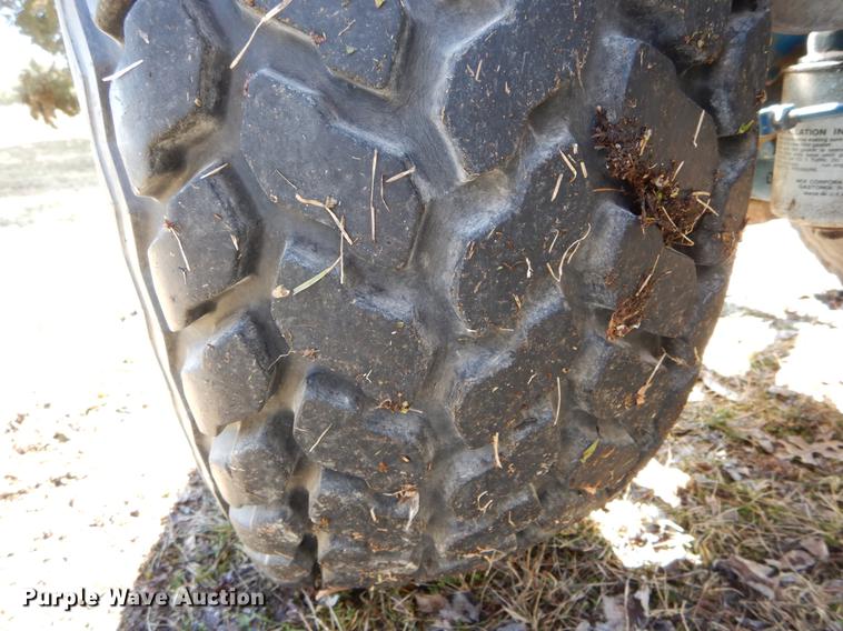 image for item DE6061 1990 Ford 1520 MFWD tractor