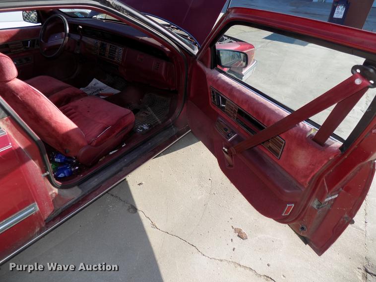 image for item DE7623 1990 Buick Regal Custom