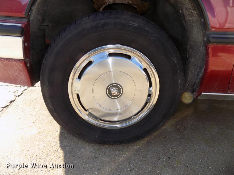 image for item DE7623 1990 Buick Regal Custom