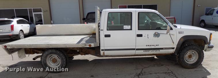 image for item DE7624 1995 Chevrolet Cheyenne 3500 Crew Cab flatbed pickup truck