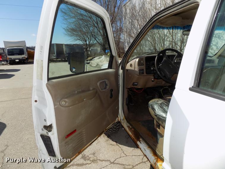 image for item DE7624 1995 Chevrolet Cheyenne 3500 Crew Cab flatbed pickup truck