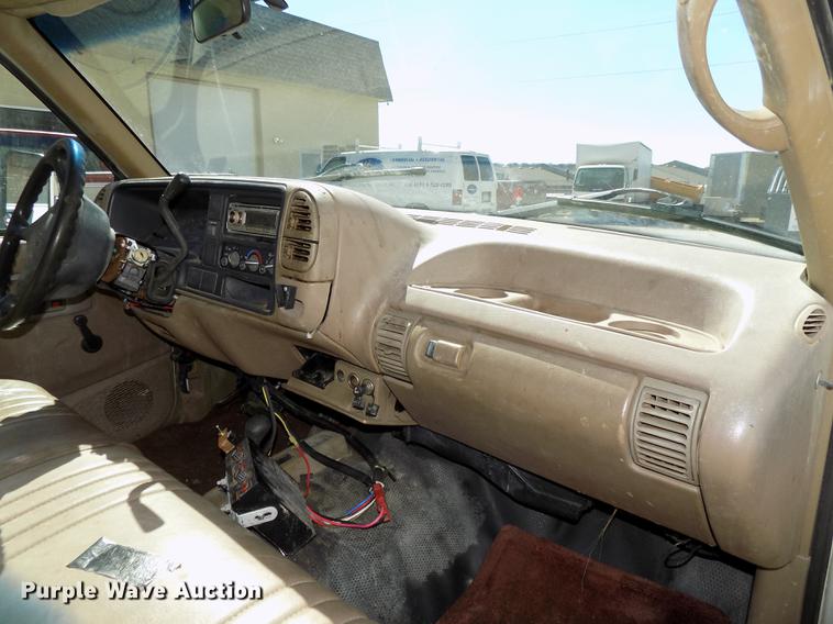 image for item DE7624 1995 Chevrolet Cheyenne 3500 Crew Cab flatbed pickup truck