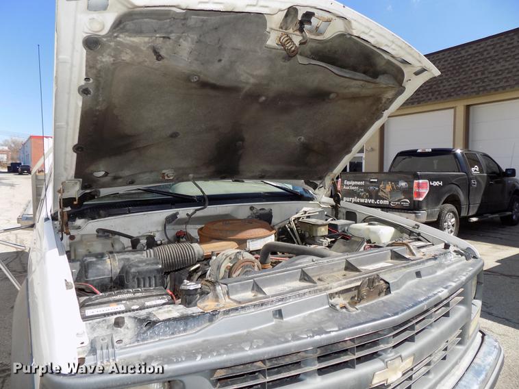 image for item DE7624 1995 Chevrolet Cheyenne 3500 Crew Cab flatbed pickup truck
