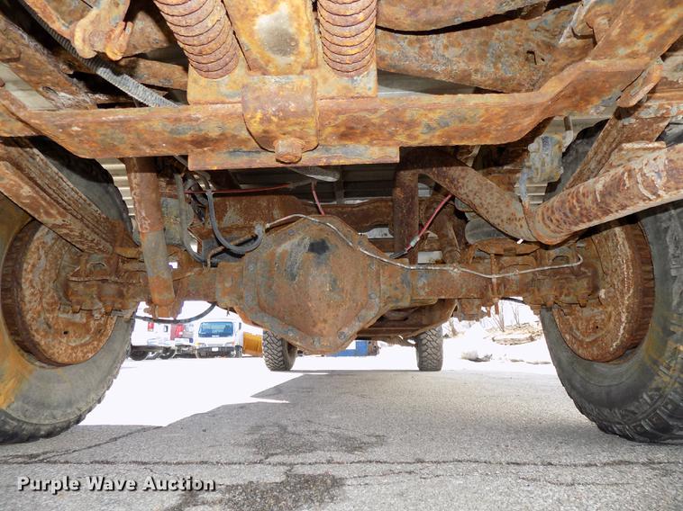 image for item DE7624 1995 Chevrolet Cheyenne 3500 Crew Cab flatbed pickup truck