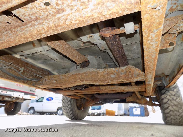 image for item DE7624 1995 Chevrolet Cheyenne 3500 Crew Cab flatbed pickup truck