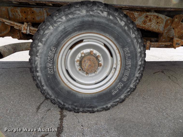 image for item DE7624 1995 Chevrolet Cheyenne 3500 Crew Cab flatbed pickup truck