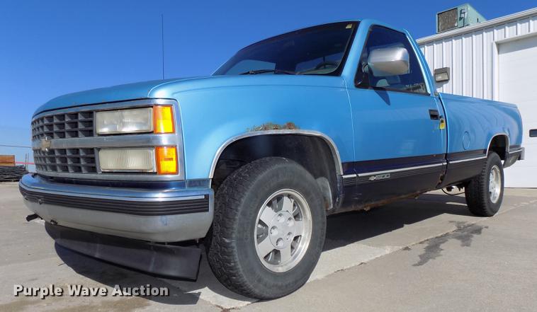image for item DE7625 1993 Chevrolet C1500 pickup truck