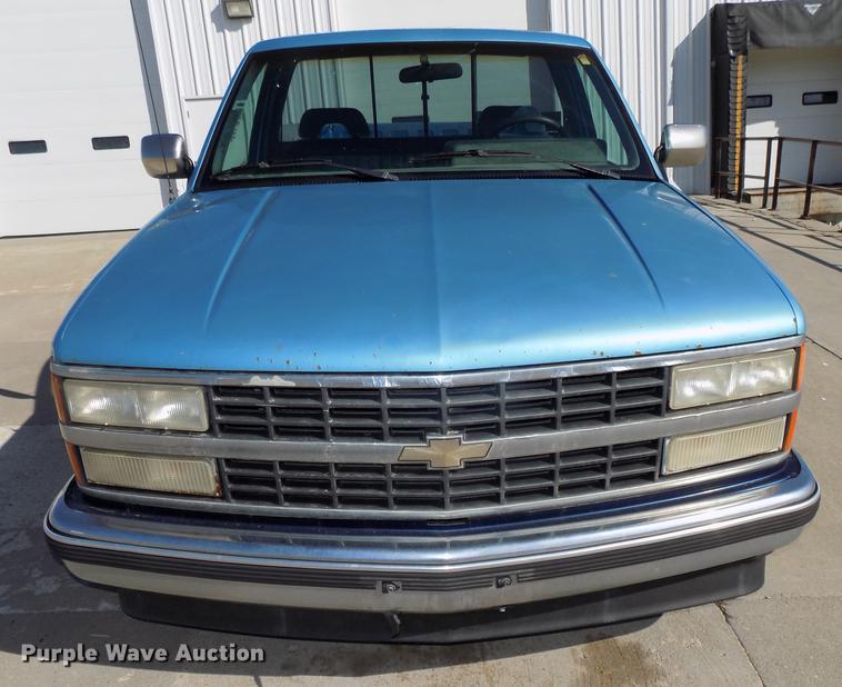 image for item DE7625 1993 Chevrolet C1500 pickup truck