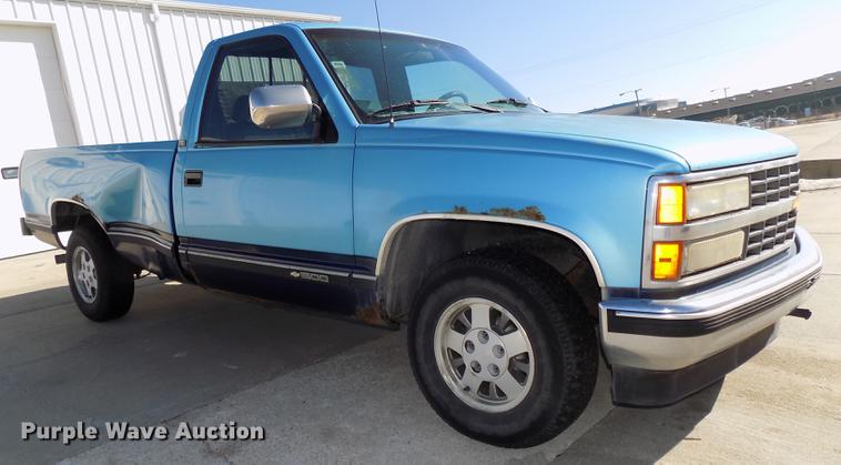 image for item DE7625 1993 Chevrolet C1500 pickup truck