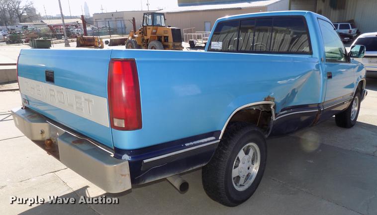 image for item DE7625 1993 Chevrolet C1500 pickup truck