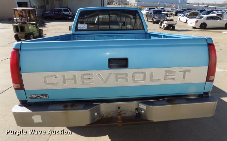 image for item DE7625 1993 Chevrolet C1500 pickup truck