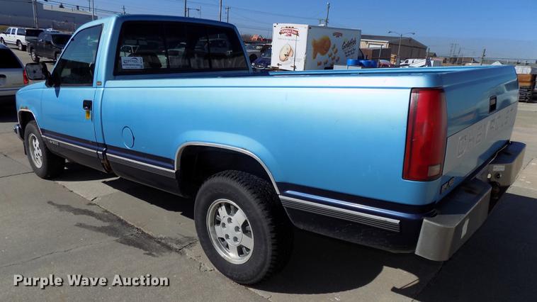 image for item DE7625 1993 Chevrolet C1500 pickup truck