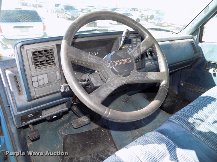 image for item DE7625 1993 Chevrolet C1500 pickup truck