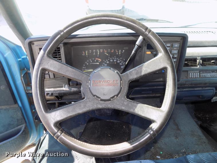 image for item DE7625 1993 Chevrolet C1500 pickup truck