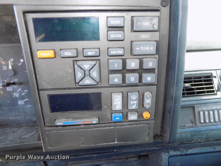 image for item DE7625 1993 Chevrolet C1500 pickup truck