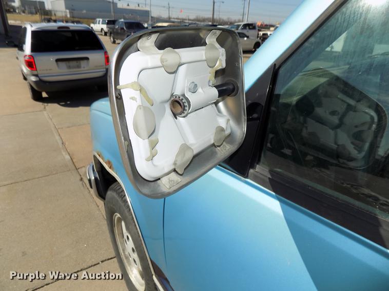 image for item DE7625 1993 Chevrolet C1500 pickup truck