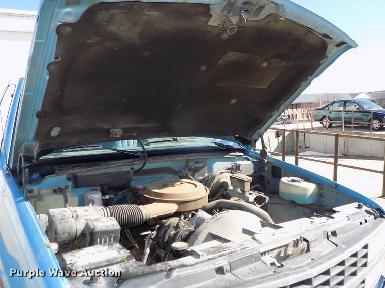 image for item DE7625 1993 Chevrolet C1500 pickup truck