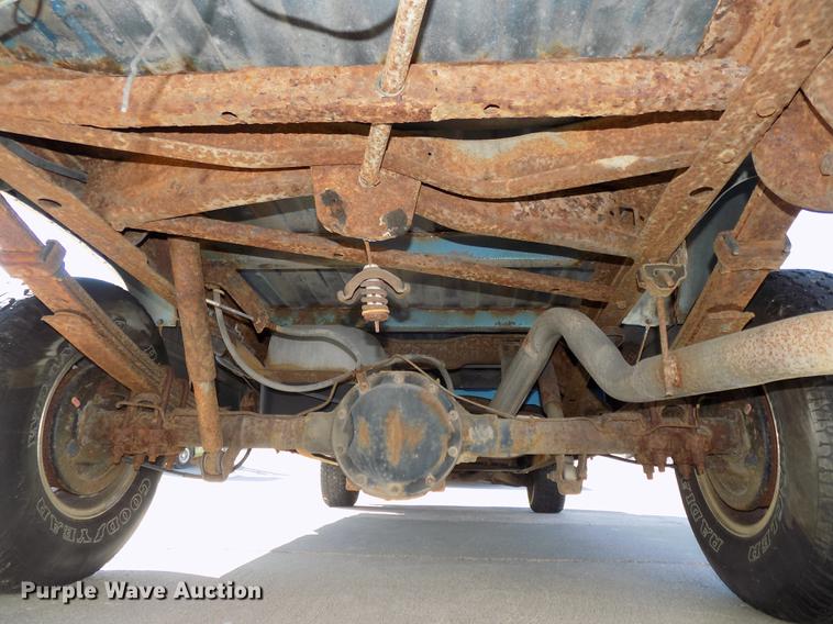 image for item DE7625 1993 Chevrolet C1500 pickup truck