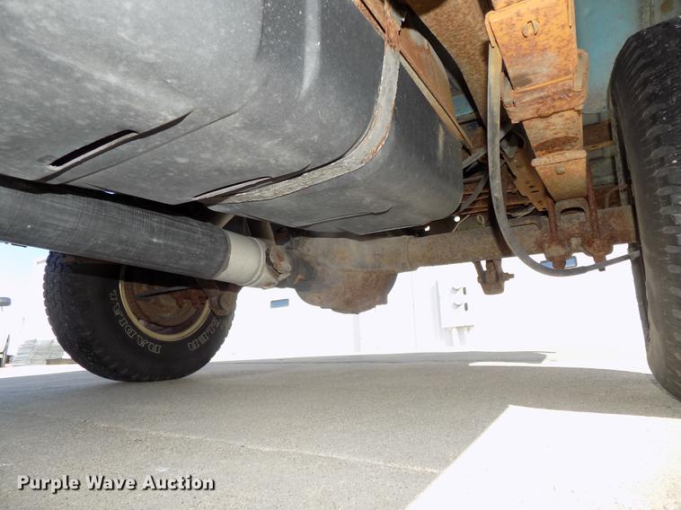 image for item DE7625 1993 Chevrolet C1500 pickup truck