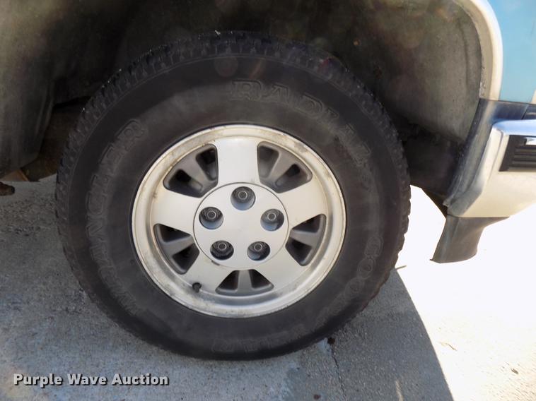 image for item DE7625 1993 Chevrolet C1500 pickup truck