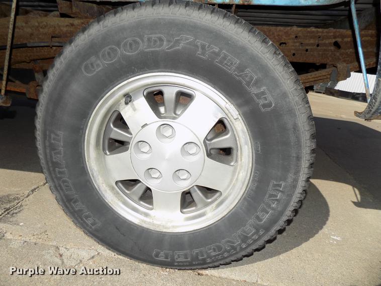 image for item DE7625 1993 Chevrolet C1500 pickup truck