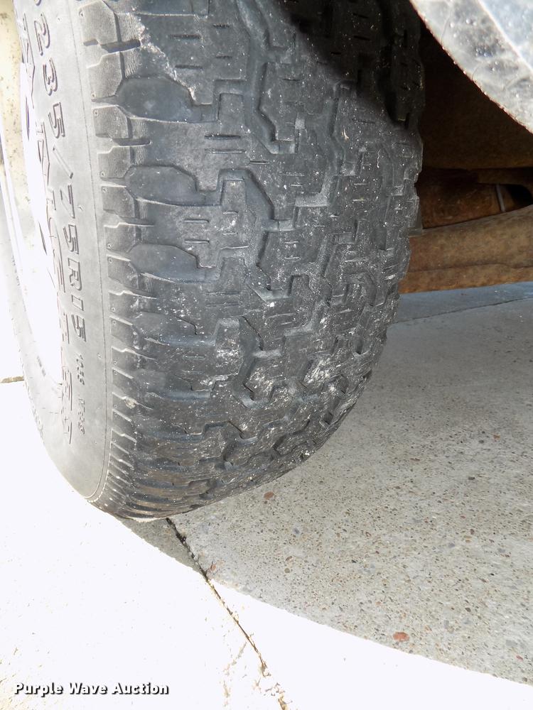 image for item DE7625 1993 Chevrolet C1500 pickup truck