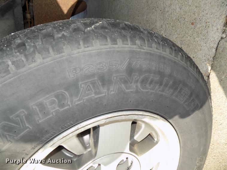 image for item DE7625 1993 Chevrolet C1500 pickup truck