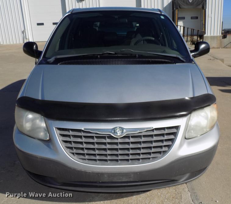 image for item DE7626 2002 Chrysler Voyager van